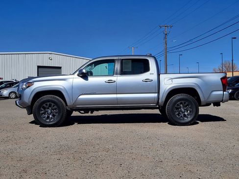 Used 2023 Toyota Tacoma SR5 w/ Technology Package image 7