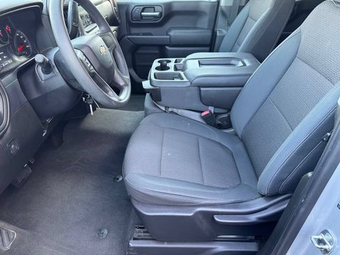 Used 2019 Chevrolet Silverado 1500 Custom w/ Custom Value Package AWD/4WD image 19