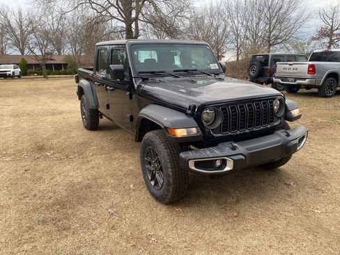 New 2026 Jeep Gladiator Sport image 3