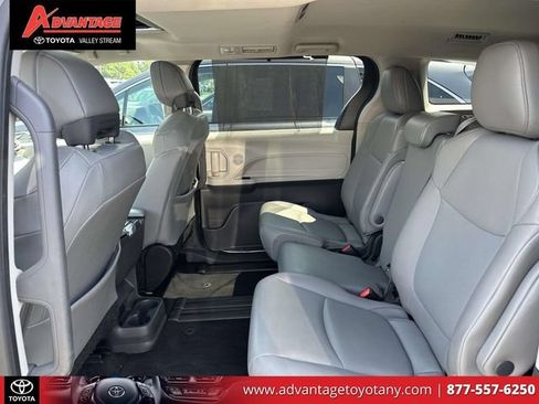 Certified 2022 Toyota Sienna XLE w/ XLE Plus Package FWD image 13