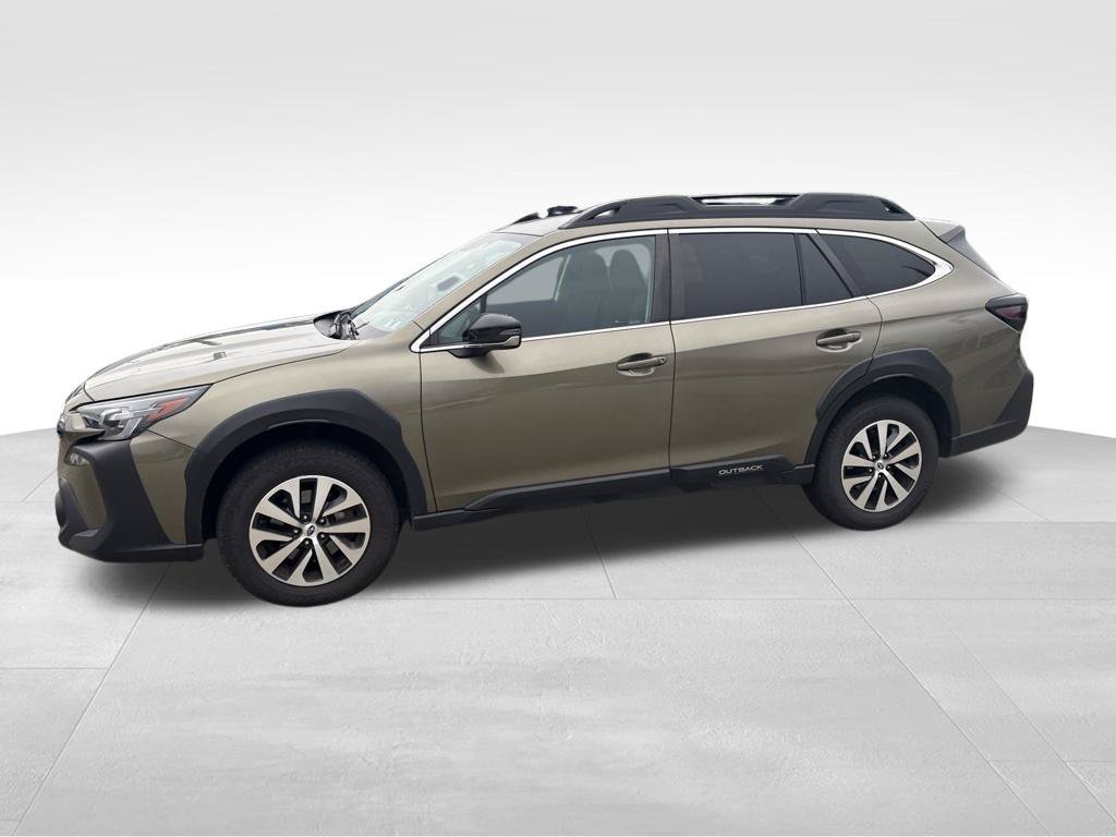 Used 2023 Subaru Outback Premium AWD/4WD image 2
