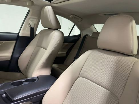 Used 2020 Lexus IS 300 AWD w/ Premium Package image 17