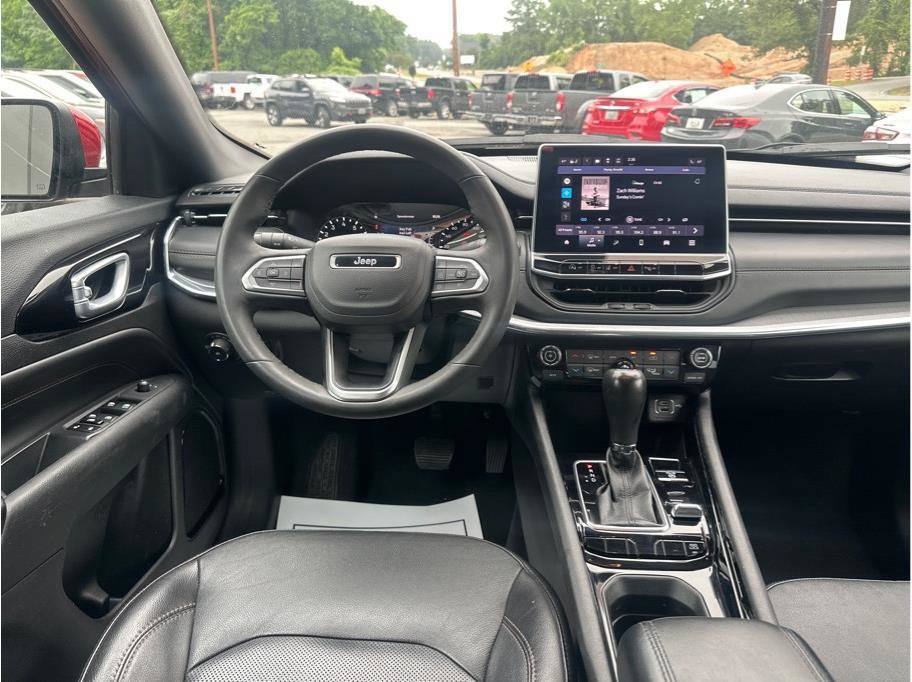 Used 2023 Jeep Compass Limited AWD/4WD image 10
