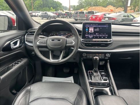 Used 2023 Jeep Compass Limited AWD/4WD image 10