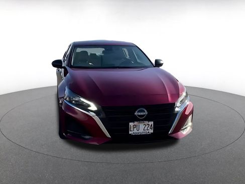 Used 2025 Nissan Altima 2.5 SV image 9