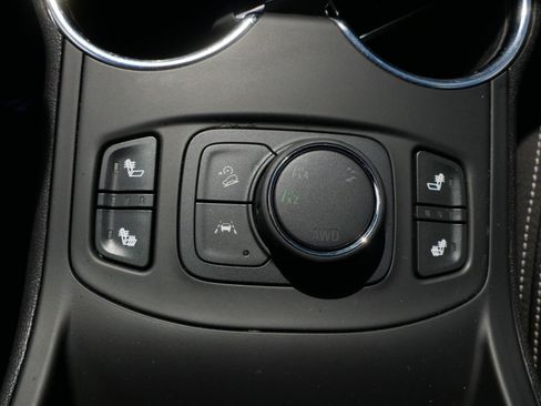 Used 2024 GMC Terrain SLT w/ Infotainment Package II AWD/4WD image 25