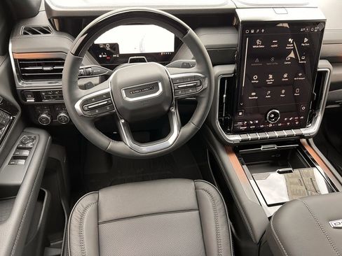 New 2026 GMC Yukon Denali w/ Denali Reserve Package image 8