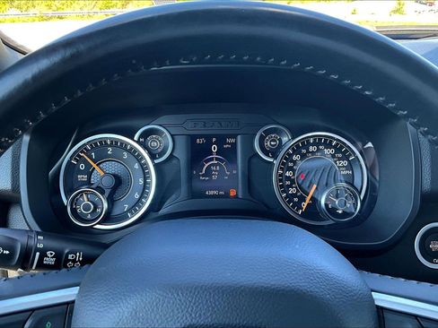 Used 2022 RAM 1500 Big Horn AWD/4WD image 14