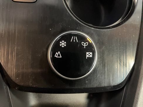 Used 2023 Nissan Rogue S image 15