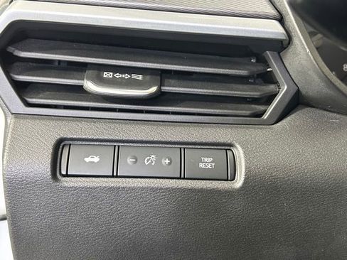 Used 2024 Nissan Altima 2.5 SR FWD image 16