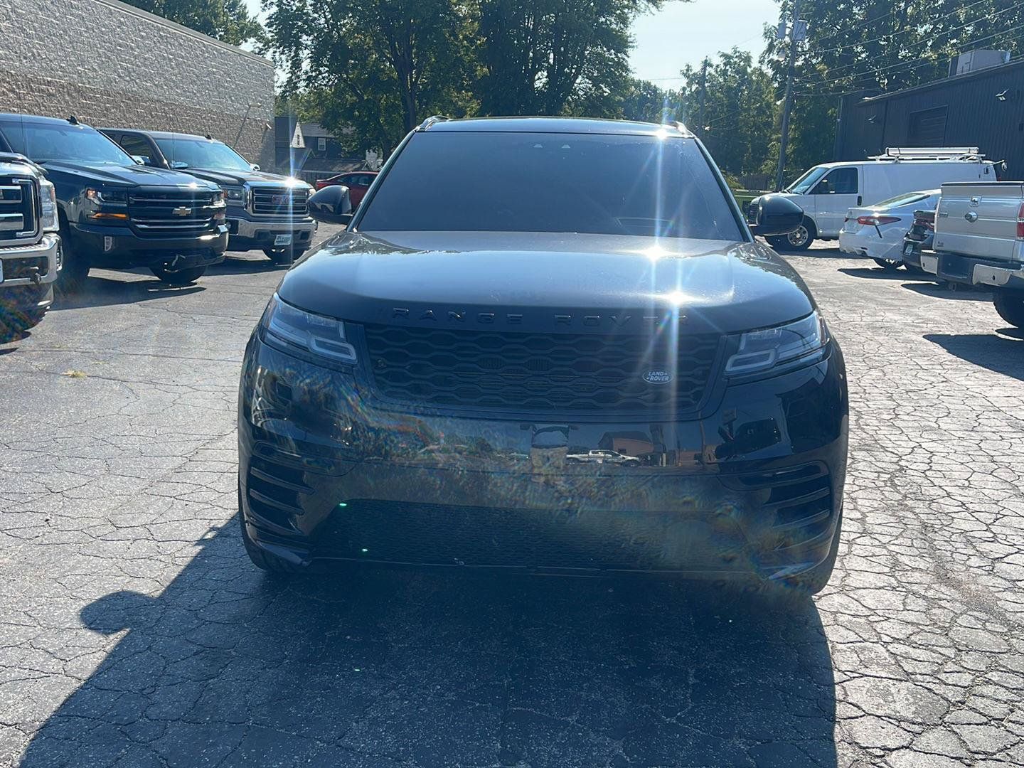 Used 2019 Land Rover Range Rover Velar R-Dynamic SE AWD/4WD image 2