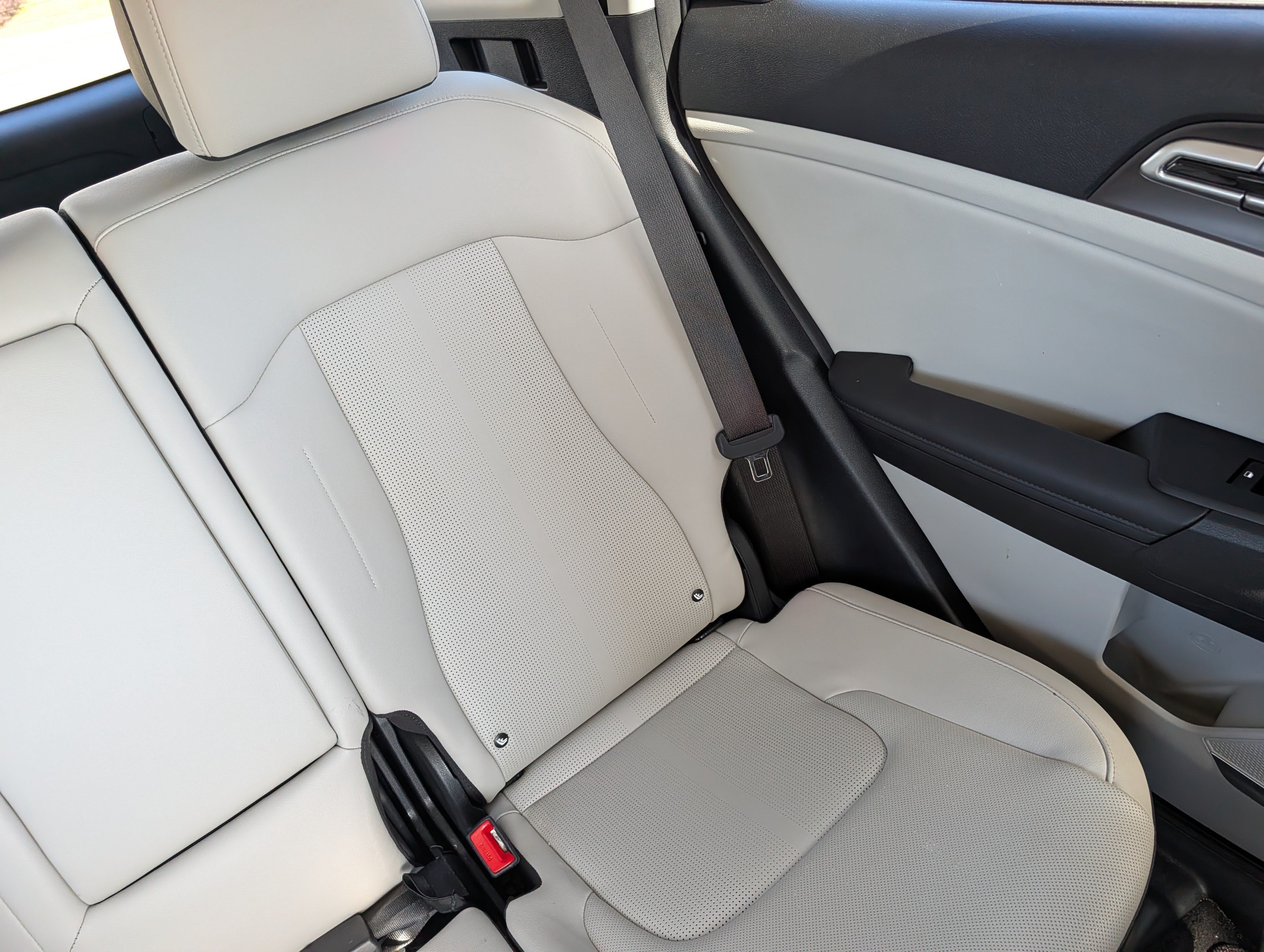 Certified 2026 Kia Sportage EX FWD image 14