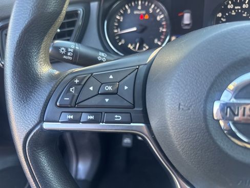 Used 2019 Nissan Rogue S image 26