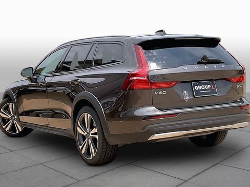 Used 2025 Volvo V60 B5 Cross Country Plus AWD/4WD image 13