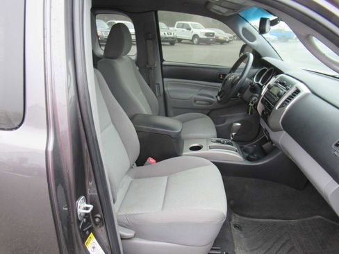 Used 2012 Toyota Tacoma 2WD Access Cab w/ SR5 Pkg image 19