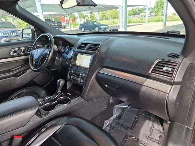 Used 2019 Ford Explorer XLT w/ Equipment Group 202A AWD/4WD image 24