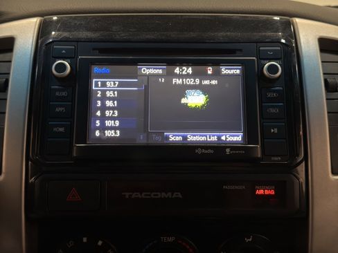 Used 2015 Toyota Tacoma PreRunner w/ TRD Sport Package image 22