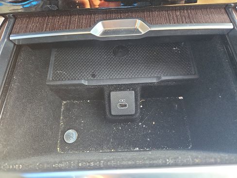 Used 2023 Land Rover Range Rover SE image 25