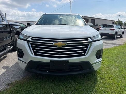 Used 2022 Chevrolet Traverse Premier FWD image 2