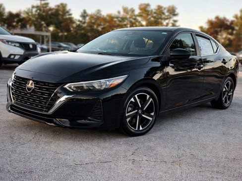 Used 2024 Nissan Sentra SV image 3