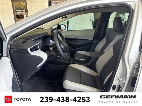 Used 2025 Toyota Corolla LE FWD image 15