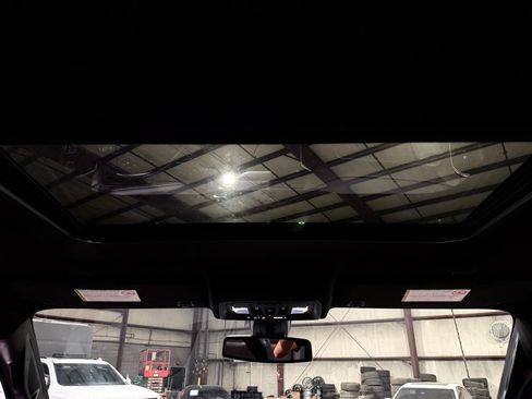 Used 2023 GMC Sierra 2500 AT4 w/ AT4 Preferred Package AWD/4WD image 30