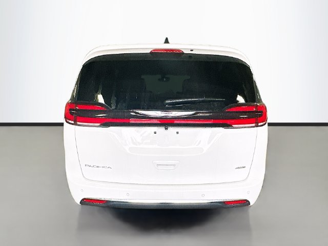 New 2026 Chrysler Pacifica Select AWD/4WD image 6