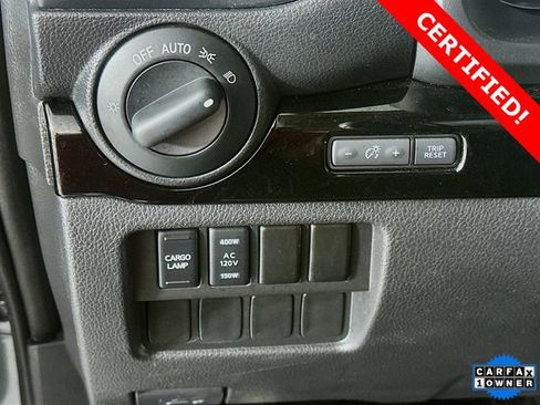 Certified 2024 Nissan Titan SV w/ SV Convenience Package image 12