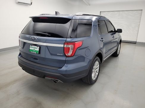 Used 2018 Ford Explorer XLT AWD/4WD image 9