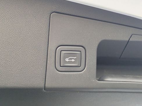 Used 2024 Cadillac XT5 Luxury image 12