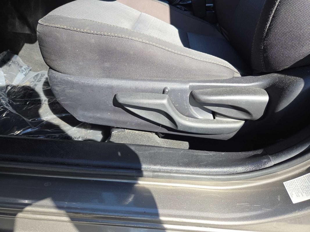 Used 2019 Toyota Corolla LE FWD image 17