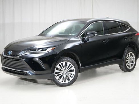 Used 2021 Toyota Venza XLE image 3