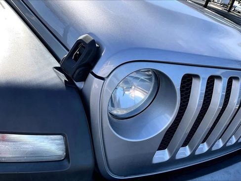 Used 2021 Jeep Wrangler Unlimited Sport image 27