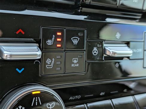 New 2026 Nissan Armada Platinum image 14