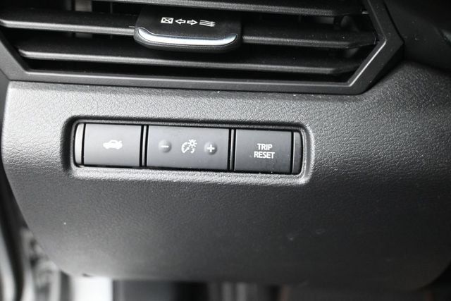 Used 2025 Nissan Altima 2.5 SR FWD image 15