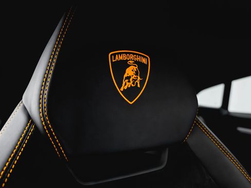 Used 2020 Lamborghini Urus image 42