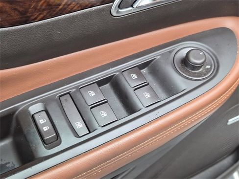 Used 2013 Buick Encore Premium image 23