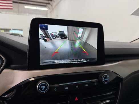 Used 2022 Ford Escape SE image 14