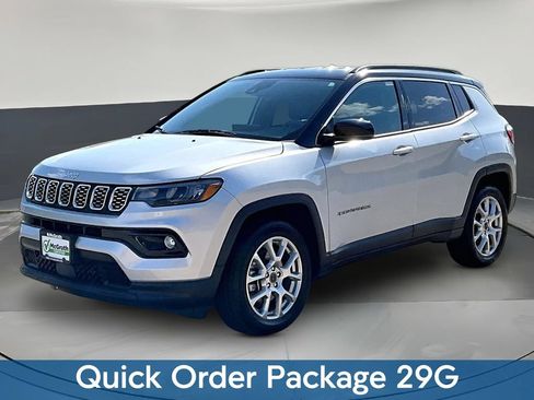 Used 2025 Jeep Compass Limited AWD/4WD image 3
