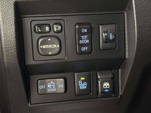 Used 2015 Toyota Tundra Platinum image 42