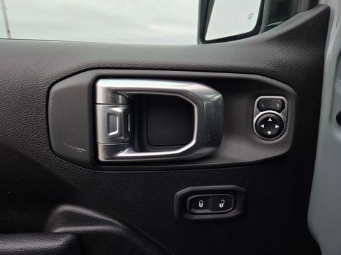 Used 2024 Jeep Wrangler Sport S image 15