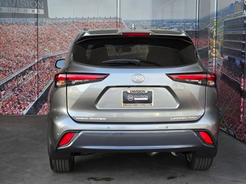 Certified 2026 Toyota Highlander Limited AWD/4WD image 7