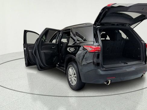 Used 2023 Chevrolet Traverse LT FWD image 11