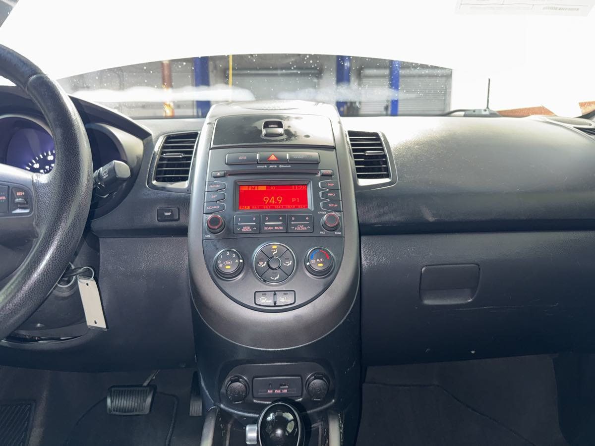 Used 2012 Kia Soul + FWD image 16