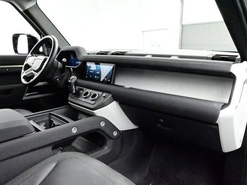 Used 2020 Land Rover Defender 110 HSE AWD/4WD image 16