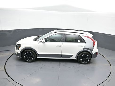 New 2025 Kia Niro Wave w/ Wave Preserve Package image 41
