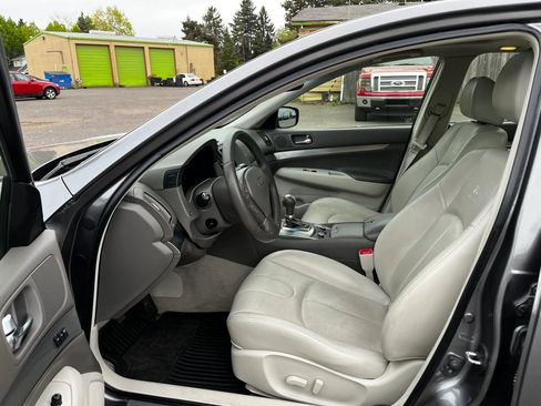 Used 2013 INFINITI G37 x Sedan w/ Premium Pkg AWD/4WD image 8