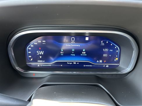 Used 2023 Chevrolet Tahoe Z71 w/ Luxury Package image 21