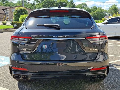 Used 2023 Maserati Levante Trofeo AWD/4WD image 5
