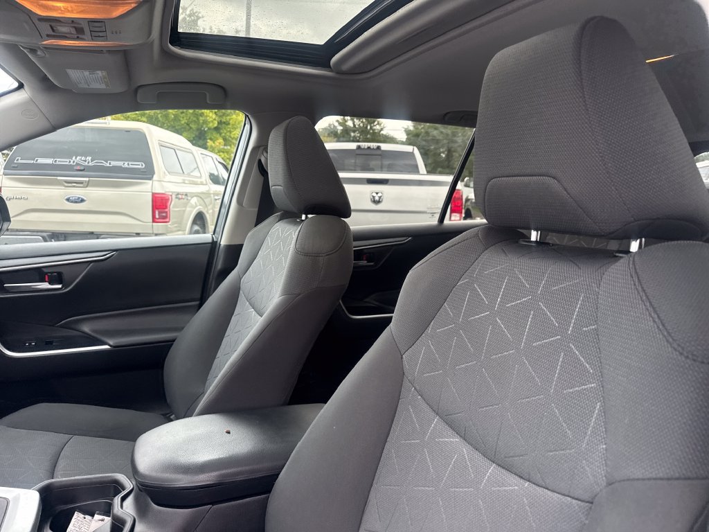 Used 2020 Toyota RAV4 XLE w/ Convenience Package AWD/4WD image 25
